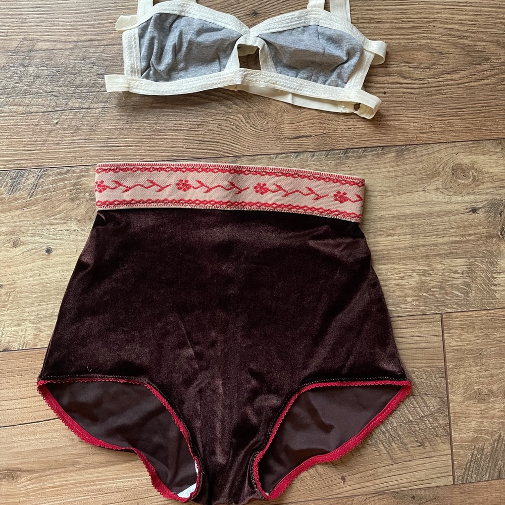 Solstice Intimates Set - Picture 2 of 4